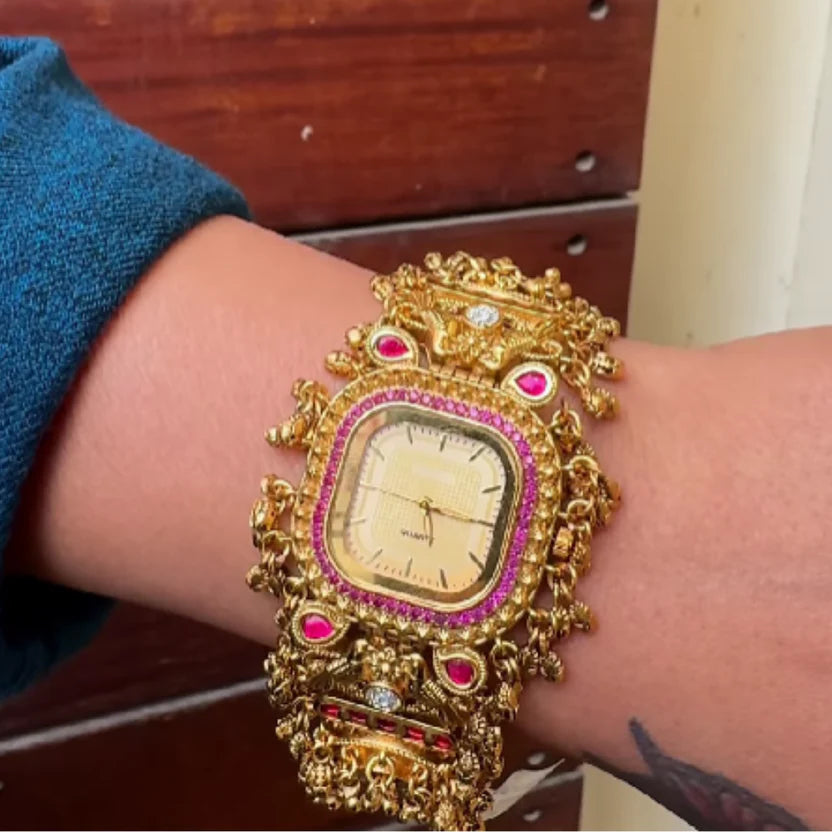 Aayesha Super Look Traditional Kashmiri Look Watch